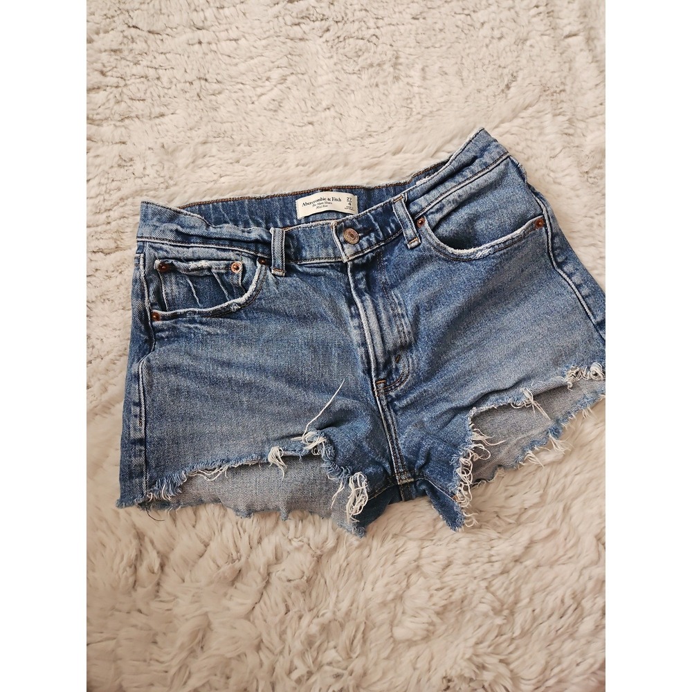 Abercrombie & Fitch The Mom Short Mid Rise Medium Wash Distressed Size 27 / 4